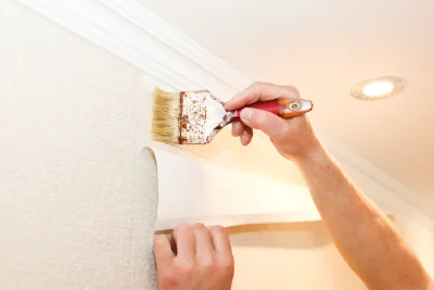 Pose de papier peint à Sirac — revêtements muraux et toiles de verre